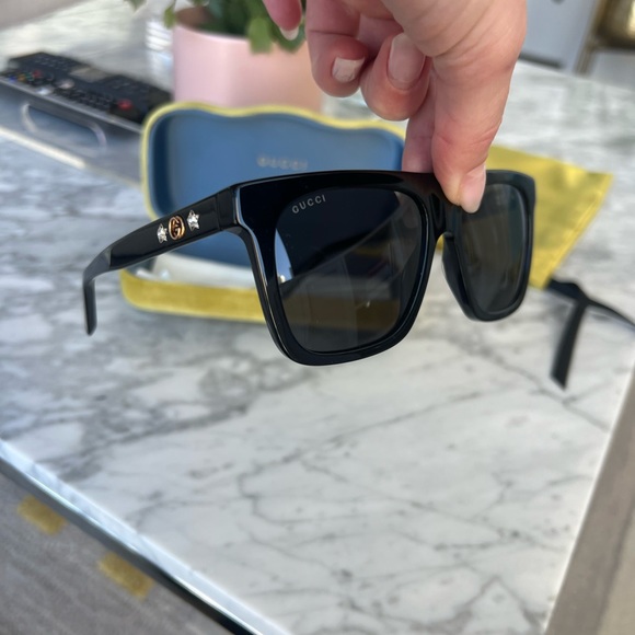 NWOT GUCCI SUNGLASSES - Picture 3 of 9